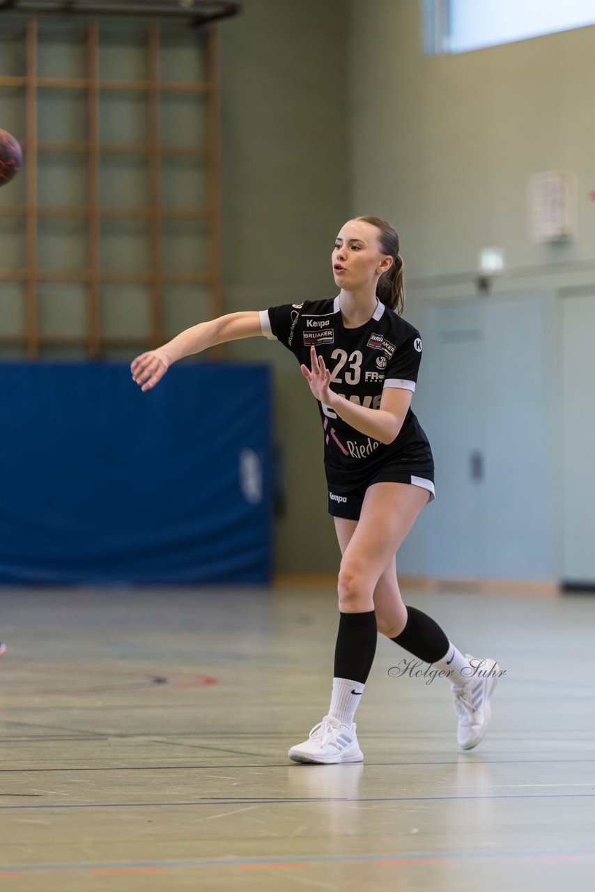 Bild 148 - wBJ SV Henstedt Ulzburg - Bramstedter TS : Ergebnis: 27:15